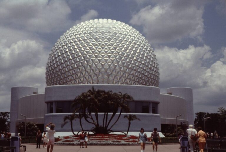 🌐 From CommuniCore to Innoventions: EPCOT’s Interactive Heart